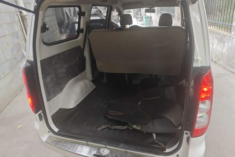 Used Wuling Hongguang V 2022 1.5L Jingqu Version Hydraulic Power Steering LAR Trunk