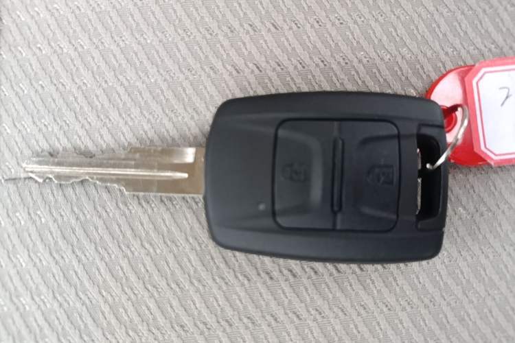 Used Wuling Hongguang V 2022 1.5L Jingqu Edition Electric-Assist LAR Vehicle Key
