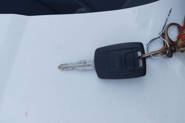 Used Wuling Hongguang V 2022 1.5L Enjoy Edition Electric-Powered LAR Vehicle Key
