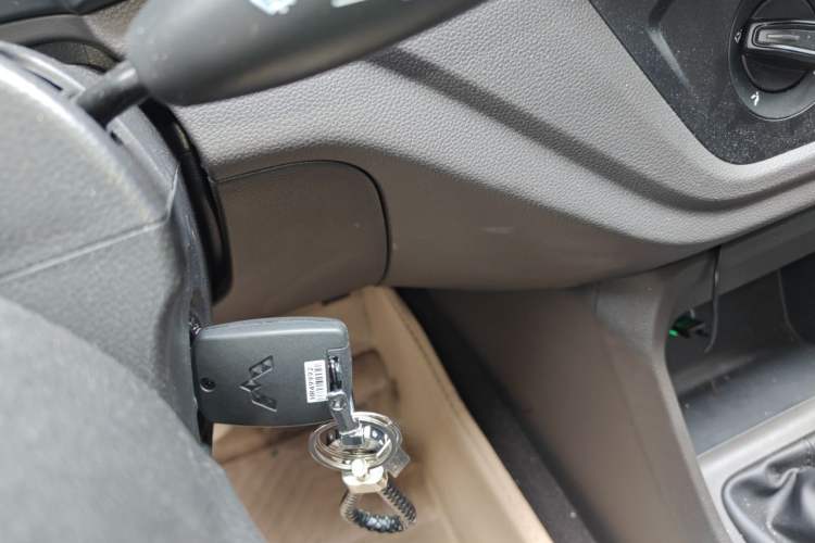 Used Wuling Hongguang V 2022 1.5L Enjoy Edition Electric-Powered LAR Vehicle Key