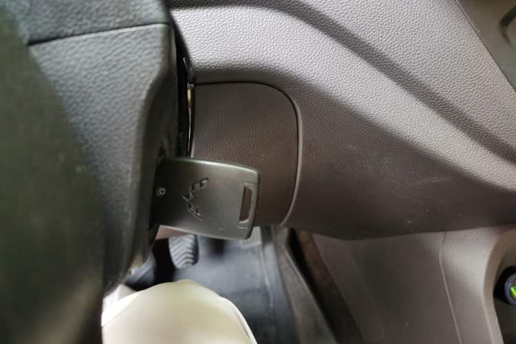 Used Wuling Hongguang V 2022 1.5L Jingqu Version Hydraulic Power Steering LAR Vehicle Key