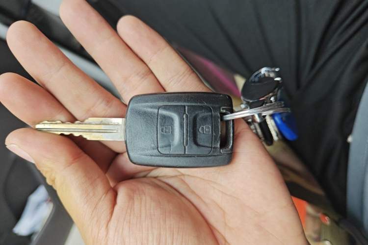 Used Wuling Hongguang V 2022 1.5L Jingqu Version Hydraulic Power Steering LAR Vehicle Key
