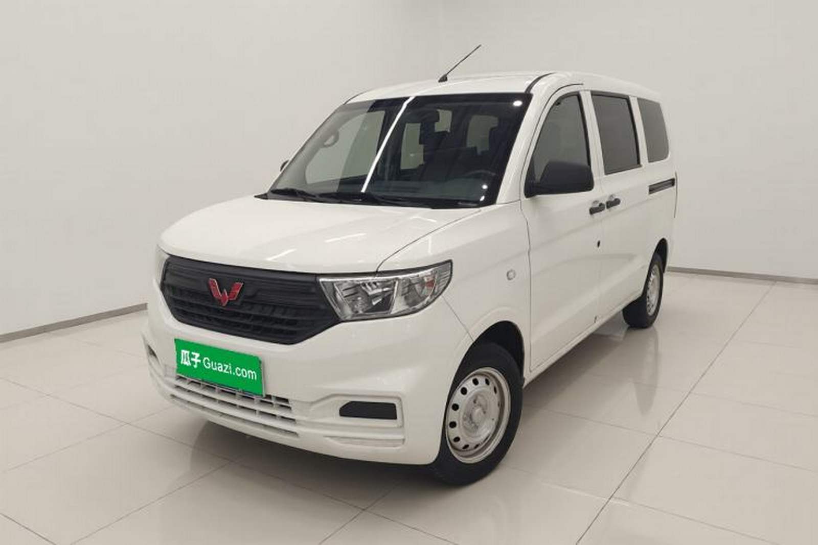 Фото Wuling с площадки