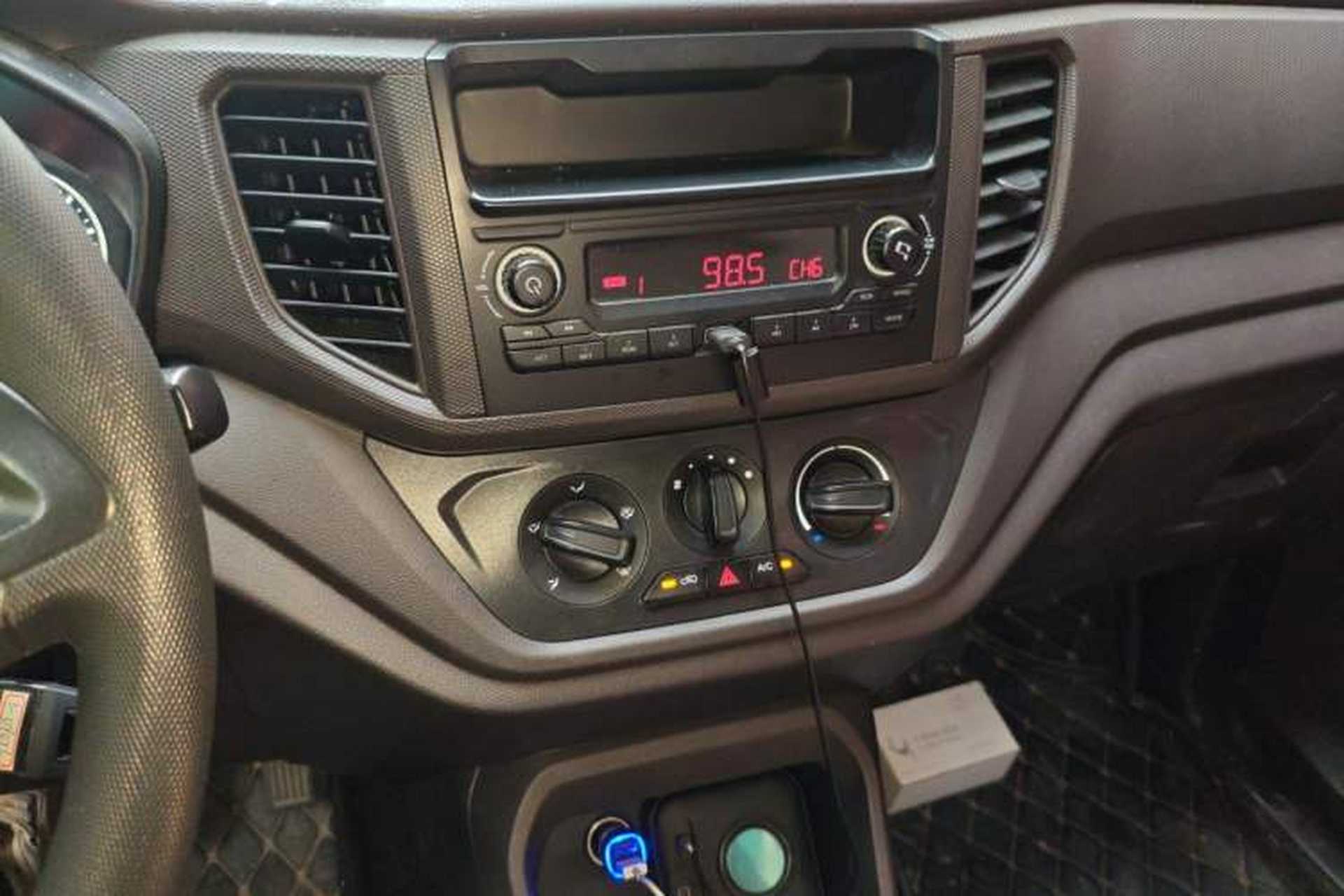 Used Wuling Hongguang V 2022 1.5L Enjoy Edition Hydraulic Power Steering LAR Audio And AC Panel