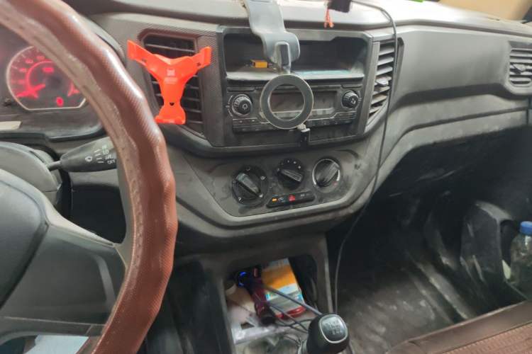 Used Wuling Hongguang V 2022 1.5L Jingqu Version Hydraulic Power Steering LAR Audio And AC Panel