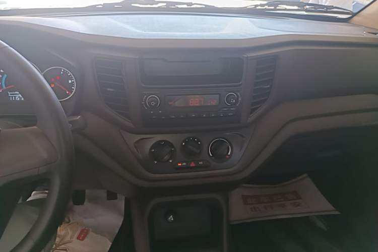 Used Wuling Hongguang V 2022 1.5L Enjoy Edition Hydraulic Power Steering LAR Audio And AC Panel