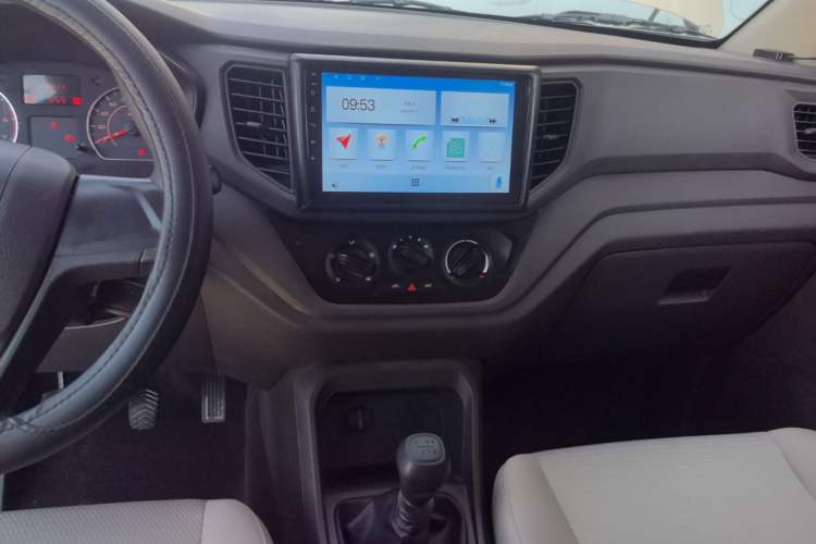 Used Wuling Hongguang V 2022 1.5L Jingqu Edition Electric-Assist LAR Audio And AC Panel