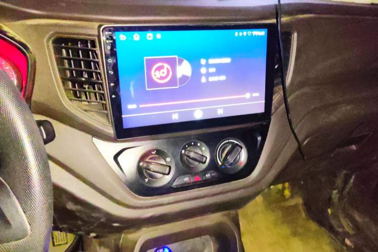 Used Wuling Hongguang V 2022 1.5L Enjoy Edition Hydraulic Power Steering LAR Audio And AC Panel