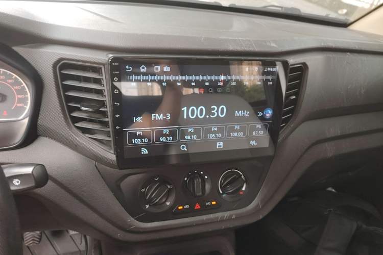 Used Wuling Hongguang V 2022 1.5L Jingqu Edition Electric-Assist LAR Audio And AC Panel
