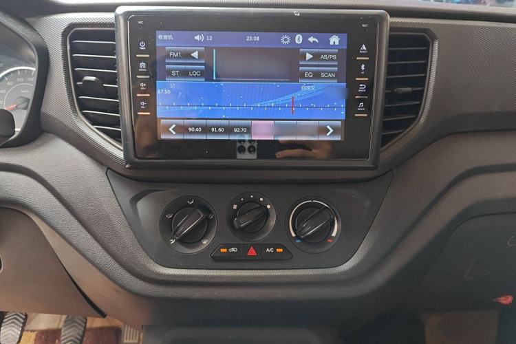 Used Wuling Hongguang V 2022 1.5L Jingqu Edition Enclosed-Window Vehicle with Electric Power Steering LAR Audio And AC Panel