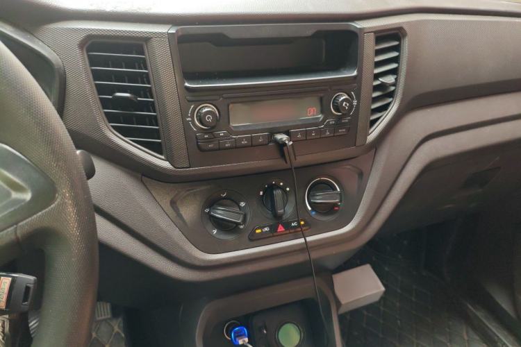 Used Wuling Hongguang V 2022 1.5L Enjoy Edition Hydraulic Power Steering LAR Audio And AC Panel