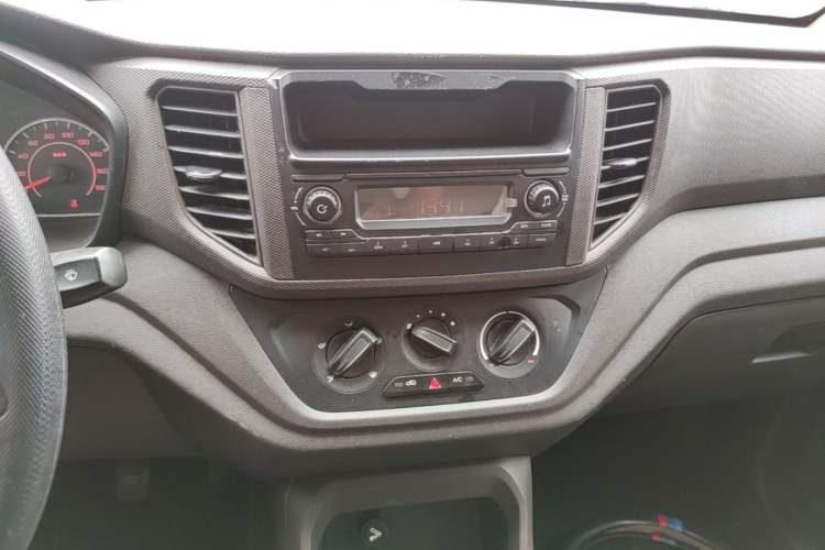 Used Wuling Hongguang V 2022 1.5L Jingqu Version Hydraulic Power Steering LAR Audio And AC Panel