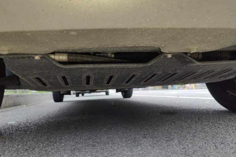 Used Wuling Hongguang V 2022 1.5L Jingqu Edition Electric-Assist LAR Chassis Front