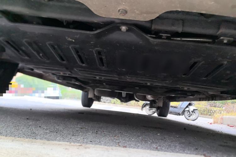 Used Wuling Hongguang V 2022 1.5L Jingqu Version Hydraulic Power Steering LAR Chassis Front