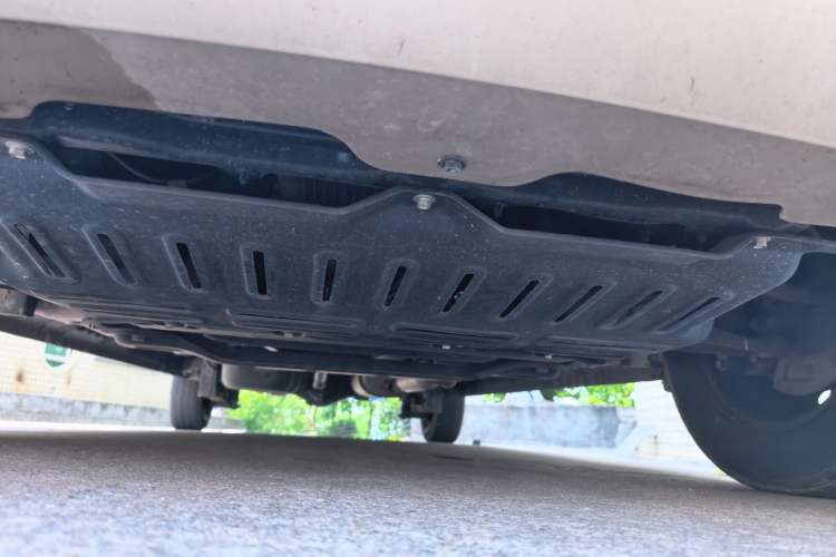 Used Wuling Hongguang V 2022 1.5L Jingqu Edition Electric-Assist LAR Chassis Front