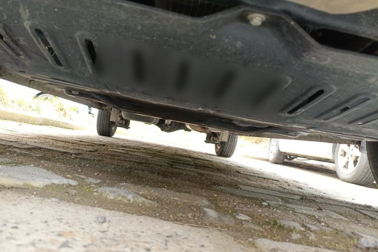 Used Wuling Hongguang V 2022 1.5L Jingqu Version Hydraulic Power Steering LAR Chassis Front