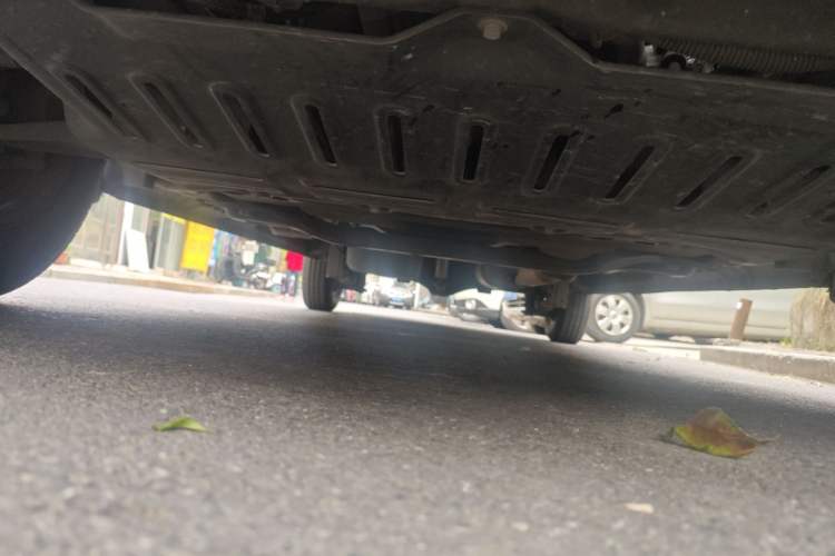 Used Wuling Hongguang V 2022 1.5L Jingqu Edition Electric-Assist LAR Chassis Front