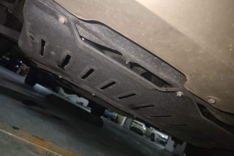 Used Wuling Hongguang V 2022 1.5L Jingqu Edition Electric-Assist LAR Chassis Front