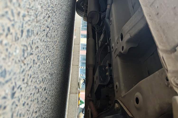 Used Wuling Hongguang V 2022 1.5L Jingqu Edition Electric-Assist LAR Chassis Front Right