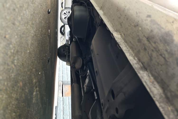 Used Wuling Hongguang V 2022 1.5L Jingqu Edition Electric-Assist LAR Chassis Front Right