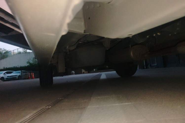 Used Wuling Hongguang V 2022 1.5L Jingqu Version Hydraulic Power Steering LAR Chassis Front Right