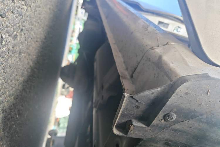 Used Wuling Hongguang V 2022 1.5L Jingqu Version Hydraulic Power Steering LAR Chassis Front Right