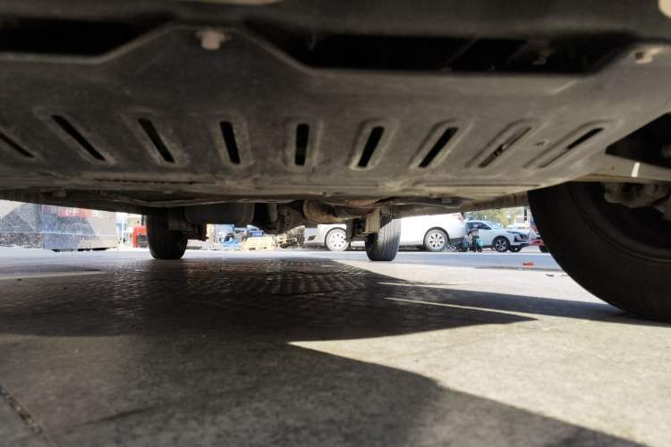 Used Wuling Hongguang V 2022 1.5L Jingqu Edition Electric-Assist LAR Chassis Front