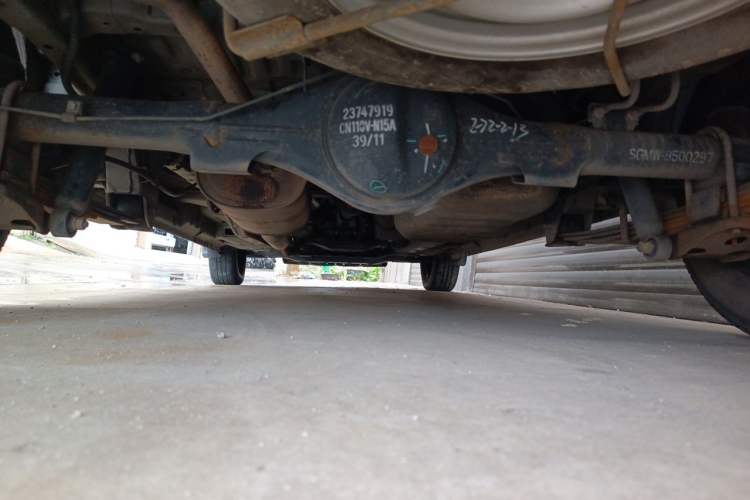Used Wuling Hongguang V 2022 1.5L Jingqu Edition Enclosed-Window Vehicle with Hydraulic Power Steering LAR Chassis Rear