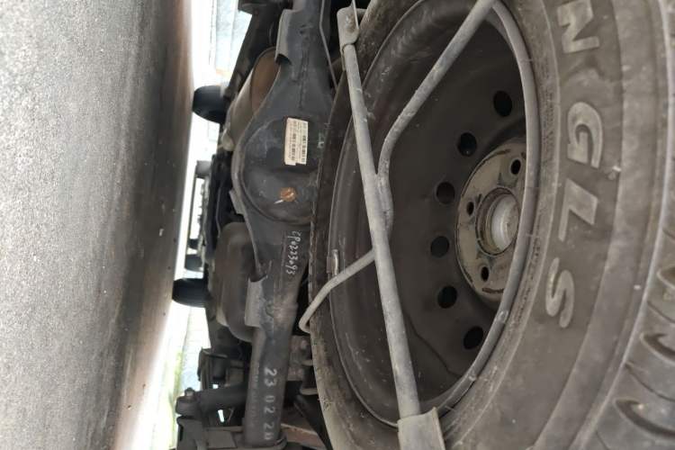 Used Wuling Hongguang V 2022 1.5L Jingqu Edition Electric-Assist LAR Chassis Rear