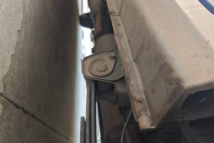 Used Wuling Hongguang V 2022 1.5L Jingqu Version Hydraulic Power Steering LAR Chassis Rear Left