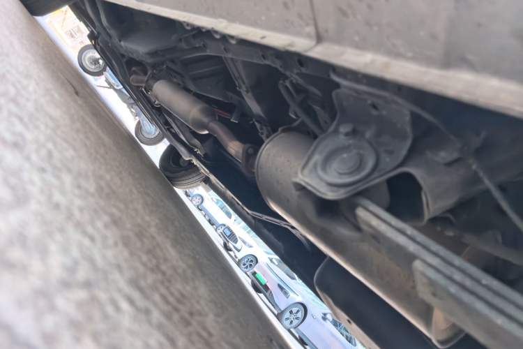 Used Wuling Hongguang V 2022 1.5L Jingqu Edition Electric-Assist LAR Chassis Rear Left