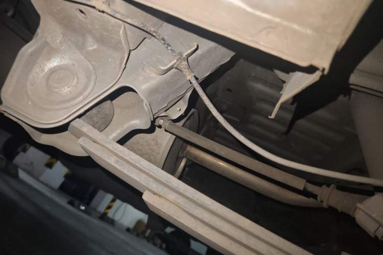 Used Wuling Hongguang V 2022 1.5L Jingqu Edition Electric-Assist LAR Chassis Rear Left