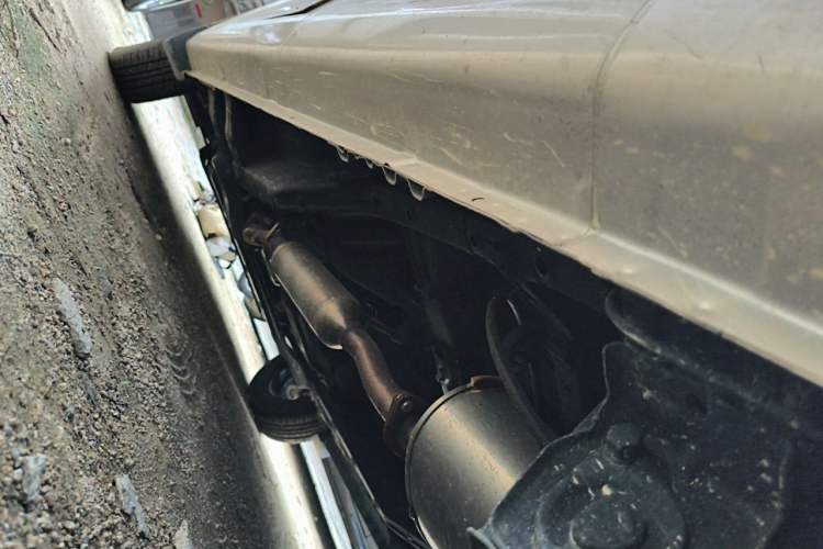 Used Wuling Hongguang V 2022 1.5L Jingqu Edition Electric-Assist LAR Chassis Rear Left
