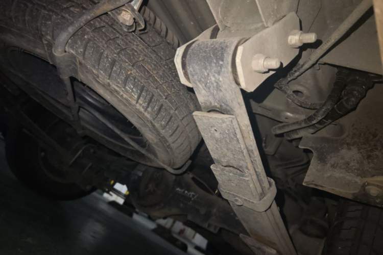 Used Wuling Hongguang V 2022 1.5L Jingqu Edition Electric-Assist LAR Chassis Rear