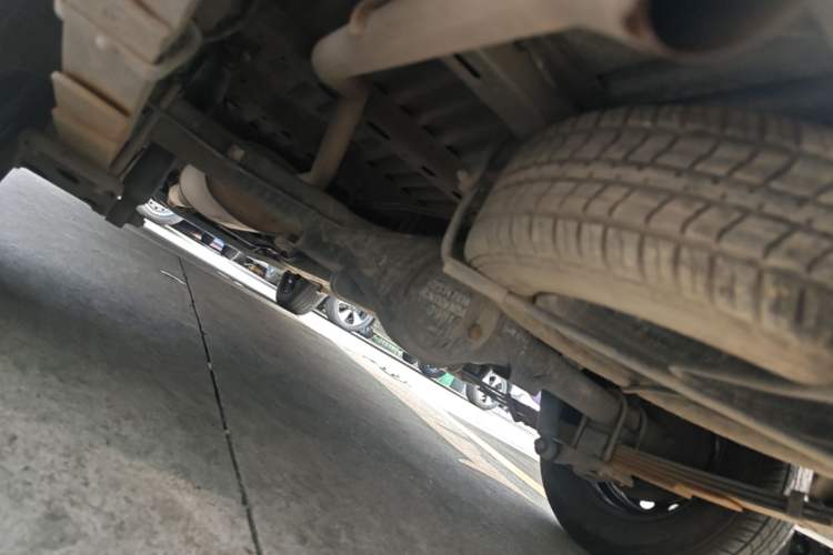 Used Wuling Hongguang V 2022 1.5L Jingqu Version Hydraulic Power Steering LAR Chassis Rear