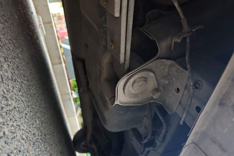 Used Wuling Hongguang V 2022 1.5L Jingqu Edition Electric-Assist LAR Chassis Rear Right