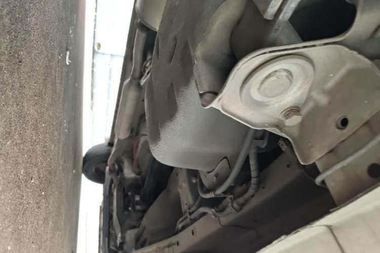 Used Wuling Hongguang V 2022 1.5L Jingqu Edition Electric-Assist LAR Chassis Rear Right