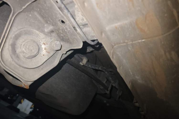 Used Wuling Hongguang V 2022 1.5L Jingqu Edition Electric-Assist LAR Chassis Rear Right