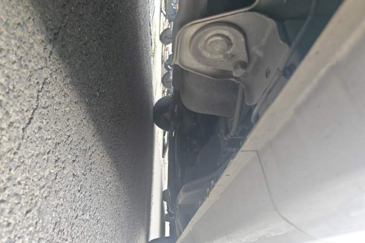 Used Wuling Hongguang V 2022 1.5L Jingqu Version Hydraulic Power Steering LAR Chassis Rear Right