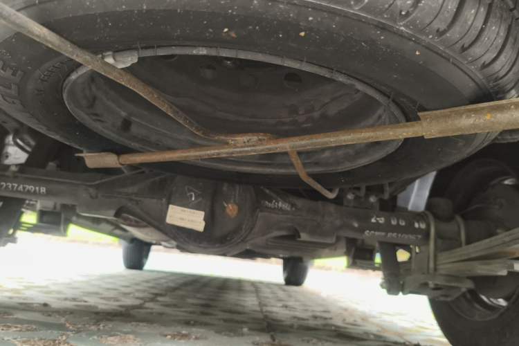 Used Wuling Hongguang V 2022 1.5L Jingqu Edition Electric-Assist LAR Chassis Rear