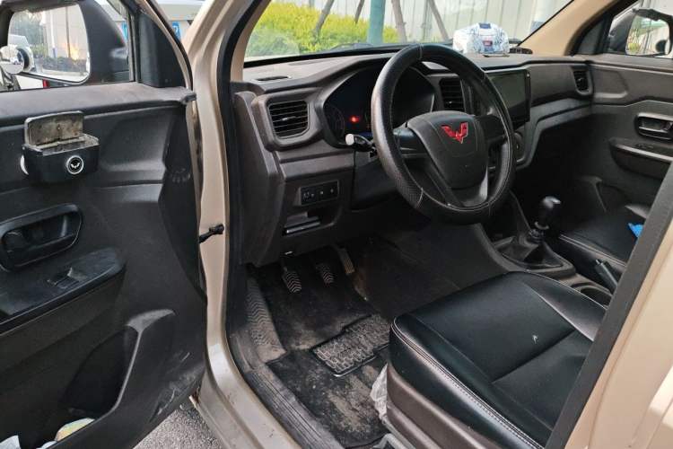 Used Wuling Hongguang V 2022 1.5L Jingqu Edition Electric-Assist LAR Driver Seat