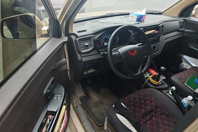 Used Wuling Hongguang V 2022 1.5L Jingqu Edition Electric-Assist LAR Driver Seat