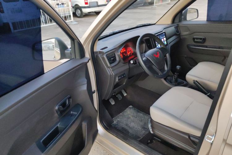 Used Wuling Hongguang V 2022 1.5L Jingqu Edition Electric-Assist LAR Driver Seat