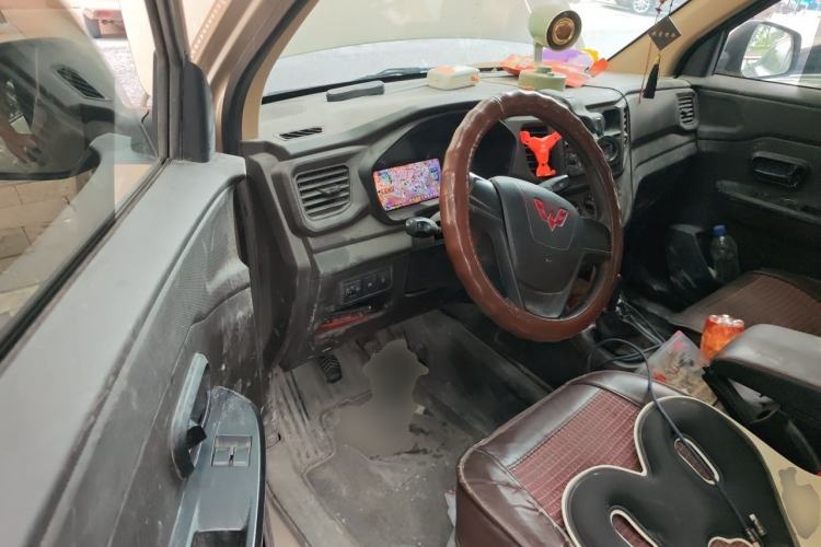 Used Wuling Hongguang V 2022 1.5L Jingqu Version Hydraulic Power Steering LAR Driver Seat