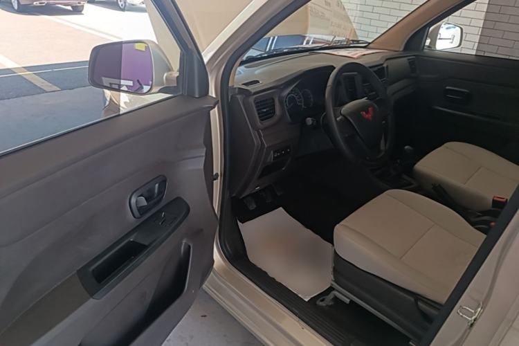 Used Wuling Hongguang V 2022 1.5L Enjoy Edition Hydraulic Power Steering LAR Driver Seat