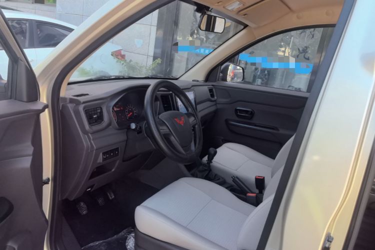 Used Wuling Hongguang V 2022 1.5L Jingqu Edition Electric-Assist LAR Driver Seat