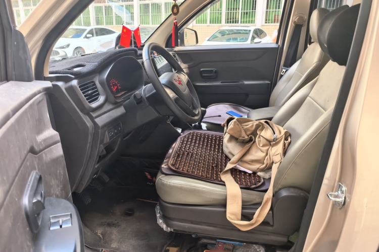 Used Wuling Hongguang V 2022 1.5L Jingqu Edition Electric-Assist LAR Driver Seat