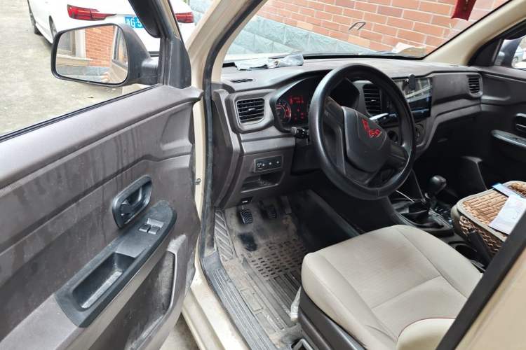 Used Wuling Hongguang V 2022 1.5L Jingqu Edition Electric-Assist LAR Driver Seat