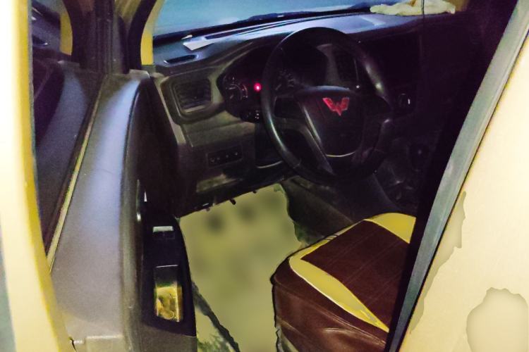 Used Wuling Hongguang V 2022 1.5L Enjoy Edition Hydraulic Power Steering LAR Driver Seat