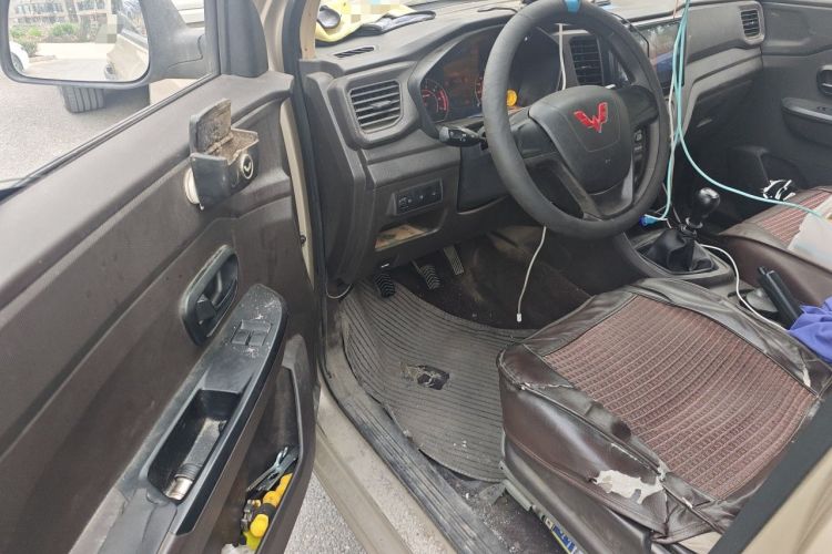 Used Wuling Hongguang V 2022 1.5L Enjoy Edition Hydraulic Power Steering LAR Driver Seat
